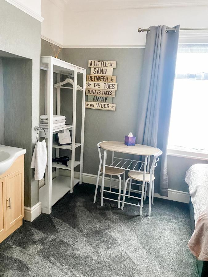 The Promenade Rooms Rhyl Bagian luar foto